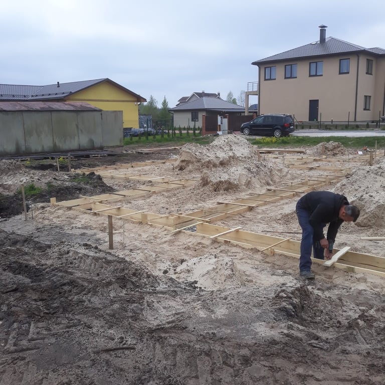 Lentveida pamatu izbūve Stūnīšos — attēls 1
